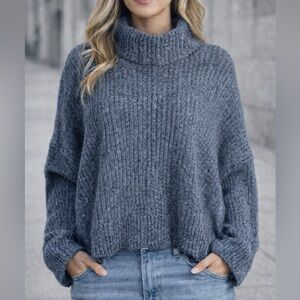 Lucky Brand blue cowl neck cropped sweater size large